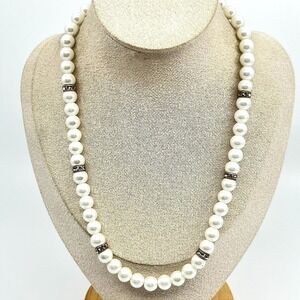 Vintage Claire's‎ Y2K White Faux Pearl Necklace with Rhinestone Spacer Accents
